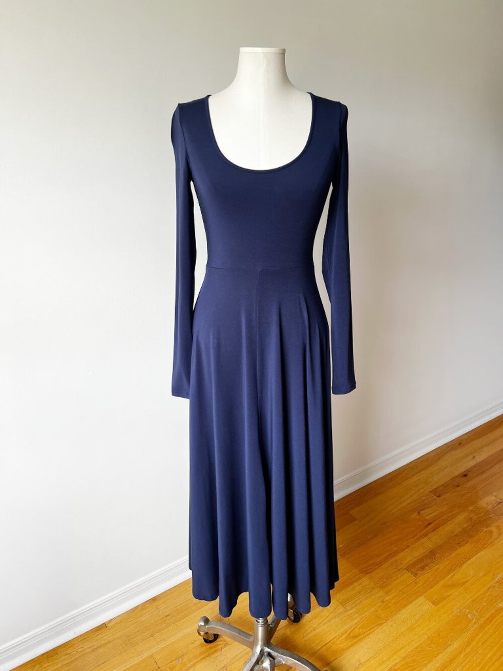 Aritzia Wilfred Bungalow Dress Navy Long Sleeve Midi Size S